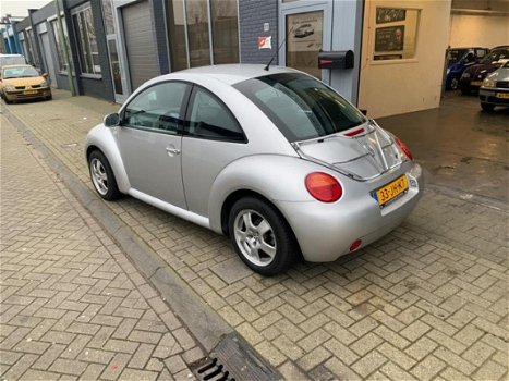 Volkswagen New Beetle - 1.6 Met Onderhoudshistorie, Airco, NAP en een nieuwe APK - 1