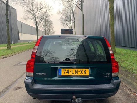 Volvo V70 - 2.4 D NAP, LEDER, PDC, AIRCO, TREKHAAK, 2XSLEUTELS, BOEKJES, APK 13-07-2020 - 1