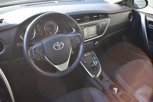 Toyota Auris Touring Sports - 1.8 Hybrid Executive | Camera | Panoramadak | Navigatie - 1