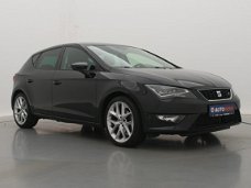 Seat Leon - 1.4 TSI 140PK FR FZ11821 | Xenon | LED | Climate | Cruise | Parkeersensoren V+A | Stoelv