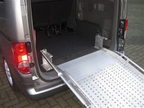 Nissan NV200 - 1.6-16v met Navi, Airco Dubb.Cabine en Rolstoelrijplaat - 1