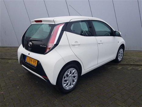 Toyota Aygo - 1.0 VVT-i x-play | AIRCO | ACHTERUITRIJCAMERA | DEALER ONDERHOUDEN | - 1