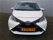 Toyota Aygo - 1.0 VVT-i x-play | AIRCO | ACHTERUITRIJCAMERA | DEALER ONDERHOUDEN | - 1 - Thumbnail