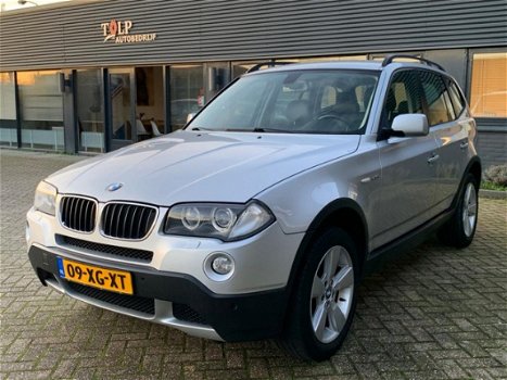 BMW X3 - 2.0i Executive - 1