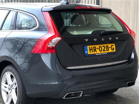 Volvo V60 - 2.4 D6 Twin Engine R-Design 2015 Grijs - 1