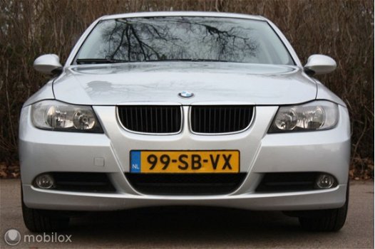 BMW 3-serie - 318 Executive 2005 trekhaak/parkeersensor/cruise - 1