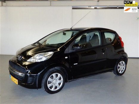 Peugeot 107 - 1.0-12V Millesim 200 - 1