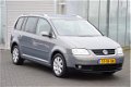 Volkswagen Touran - 2.0 16V FSI Highline 2006 LPG G3 Clima Airco Cruise Control - 1 - Thumbnail