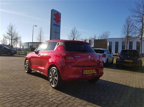 Suzuki Swift - 1.2 Stijl Smart Hybrid | Rijklaar prijs | Z.g.a.n. | Nu met de kop eraf | - 1