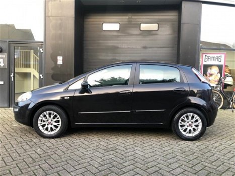 Fiat Punto Evo - 1.4-16V Multiair Dynamic *Parkeerhulp, trekhaak, airco - 1