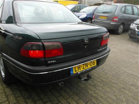 Opel Omega - 2.5i V6 GL Comfort - 1