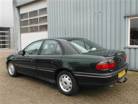 Opel Omega - 2.5i V6 GL Comfort - 1