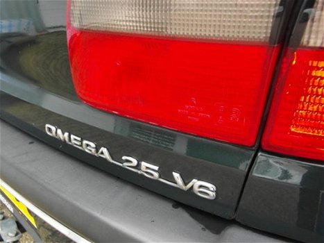 Opel Omega - 2.5i V6 GL Comfort - 1