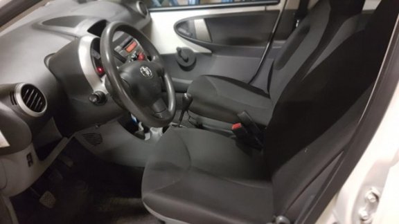 Toyota Aygo - 1.0-12V Cool NAP 2e eigenaar APK 5 deurs Airco - 1