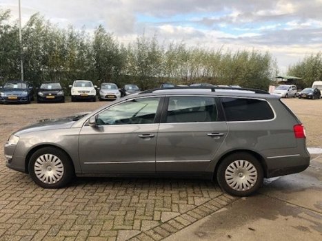 Volkswagen Passat Variant - 1.6 16V FSI TRENDLINE, Stoelverw, Clima, DSG AUT, PDC, - 1