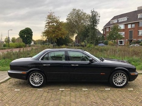 Jaguar XJ - 4.2 V8 Executive 100% Dealer Onderhouden - 1