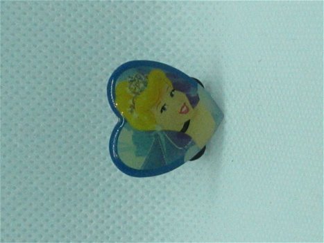 Pin Disney Nr 1 - Assepoester - 2010 - Carrefour - New Generation Festival - 1