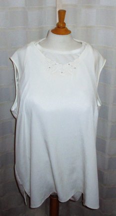 Licht crème blouse met applicatie maat 52 A01 - nr. 1