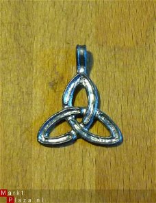 keltische knoop, drieknoop of drieschild hanger