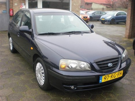 Hyundai Elantra - 2.0i-16V Dynamic AUTOM-AIRCO-BJ 2005-APK 03-2021 - 1