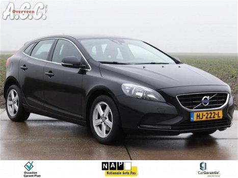 Volvo V40 - 2.0 D2 Momentum Business Navi PDC - 1