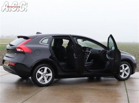 Volvo V40 - 2.0 D2 Momentum Business Navi PDC - 1