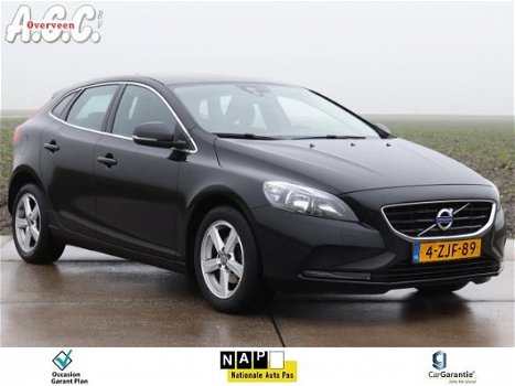 Volvo V40 - 1.6 D2 Momentum Navi PDC - 1