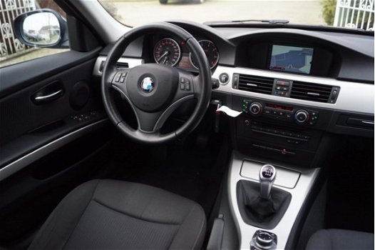 BMW 3-serie - 318i Business Line Xenon Navi Clima Cruise PDC LMV NL Auto - 1