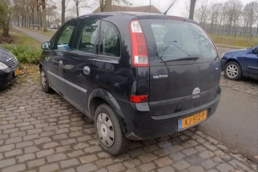 Opel Meriva - 1.6 Essentia APK TOT 8-4-2020 loopt op 3 cil. klep? - 1