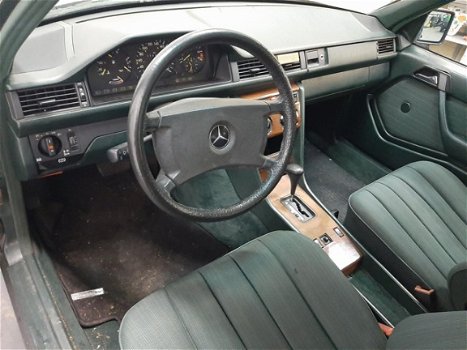 Mercedes-Benz 200-serie - 260 E (W124) - 1