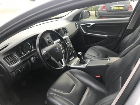 Volvo V60 - 2.0 D4 Momentum leder navi pdc - 1