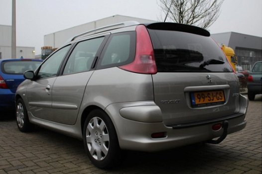 Peugeot 206 SW - 1.4-16V Air-line 3 | Climate control | Elektrische ramen | Trekhaak | NAP | APK | - 1