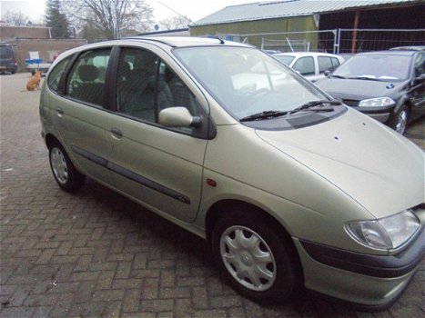 Renault Mégane Scénic - 1.6e RT zeer goed onder houden senic 180.000km nap aanwezig - 1