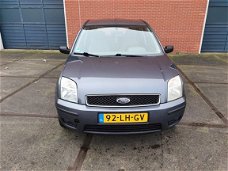 Ford Fusion - 1.6-16V Luxury