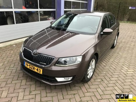 Skoda Octavia - 1.6 TDI Greenl. Bns * AIRCO * NAVIGATIE - 1