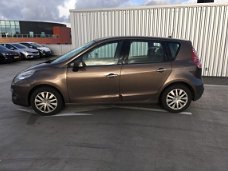 Renault Scénic - 2.0 16v Privilege (LEER/Xenon/NAV./LMV/LPG)