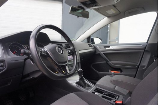 Volkswagen Golf - 1.2 TSI 85pk Trendline | Navigatie | Airco | Bluetooth - 1