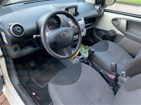 Toyota Aygo - 1.0 12v Comfort Navigator 1ste eig., Navig., Airco - 1