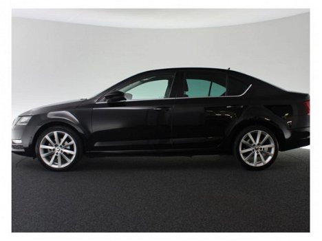 Skoda Octavia - 1.0 TSI 115 PK Greentech Style Business | Navigatie | Climate Control | Stoelverwarm - 1