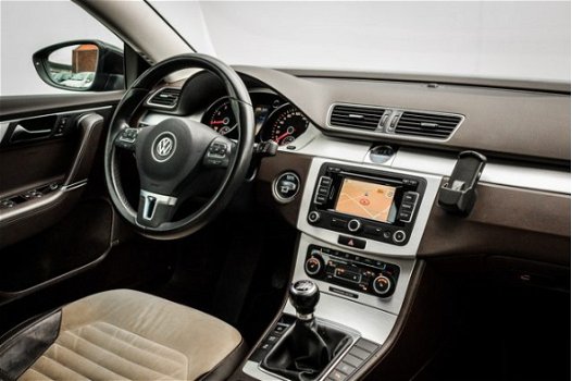 Volkswagen Passat Variant - 1.8 TSi Highline | Navi | Clima | Alcantara | Trekhaak | 17'' LMV | Stoe - 1