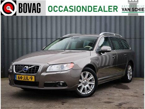 Volvo V70 - 2.5T Summum, Leer, Navi, 100 % Dealer Onderhoud, Full-Option's, Trekhaak, NL-Auto - 1