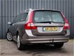 Volvo V70 - 2.5T Summum, Leer, Navi, 100 % Dealer Onderhoud, Full-Option's, Trekhaak, NL-Auto - 1 - Thumbnail