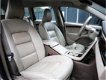 Volvo V70 - 2.5T Summum, Leer, Navi, 100 % Dealer Onderhoud, Full-Option's, Trekhaak, NL-Auto - 1 - Thumbnail