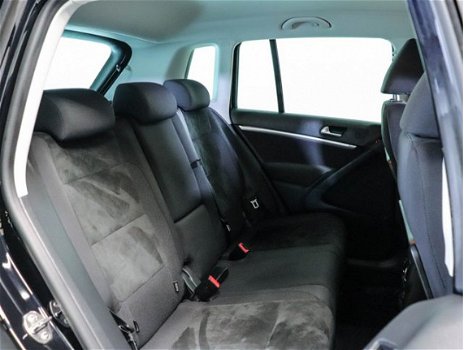 Volkswagen Tiguan - 1.4 TSI 160 PK Sport&Style | Navigatie | Parkeersensoren | Climat Controle | Tre - 1