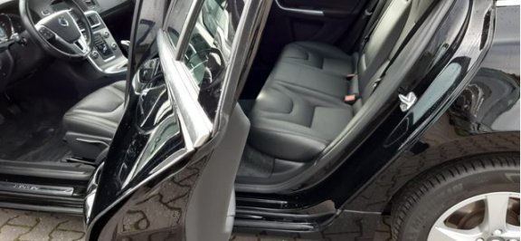 Volvo V60 - 2.0 T4 Momentum Leder|open dak|Xenon|On Call - 1