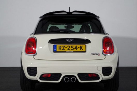 Mini Mini Cooper - 2.0 S 192PK Chili Serious Business > John Works. Panorama schuif/kantel - 1