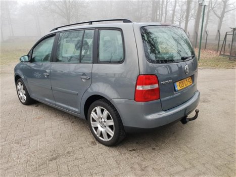 Volkswagen Touran - 1.6-16V FSI - 1