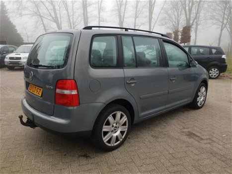 Volkswagen Touran - 1.6-16V FSI - 1