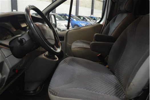 Renault Trafic - 2.5 dCi L2H1 // AIRCO // CRUISE // GEREVISEERDE BAK // - 1