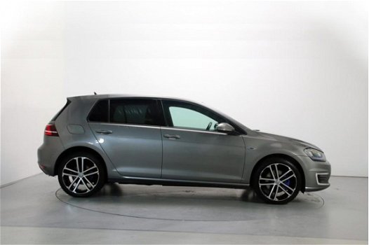 Volkswagen Golf - 1.4 TSI 204pk GTE DSG LED Leder Navigatie Stoelverwarming Climate Control - 1